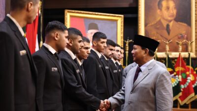 Prabowo Subianto menyambut kedatangan 22 Mahasiswa Palestina di Unhandalam