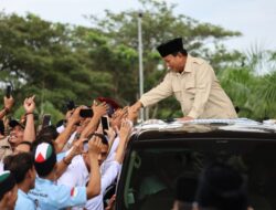 Prabowo Bersama Warga dan Relawan Menikmati Kopi Aceh: Pengalaman Luar Biasa!