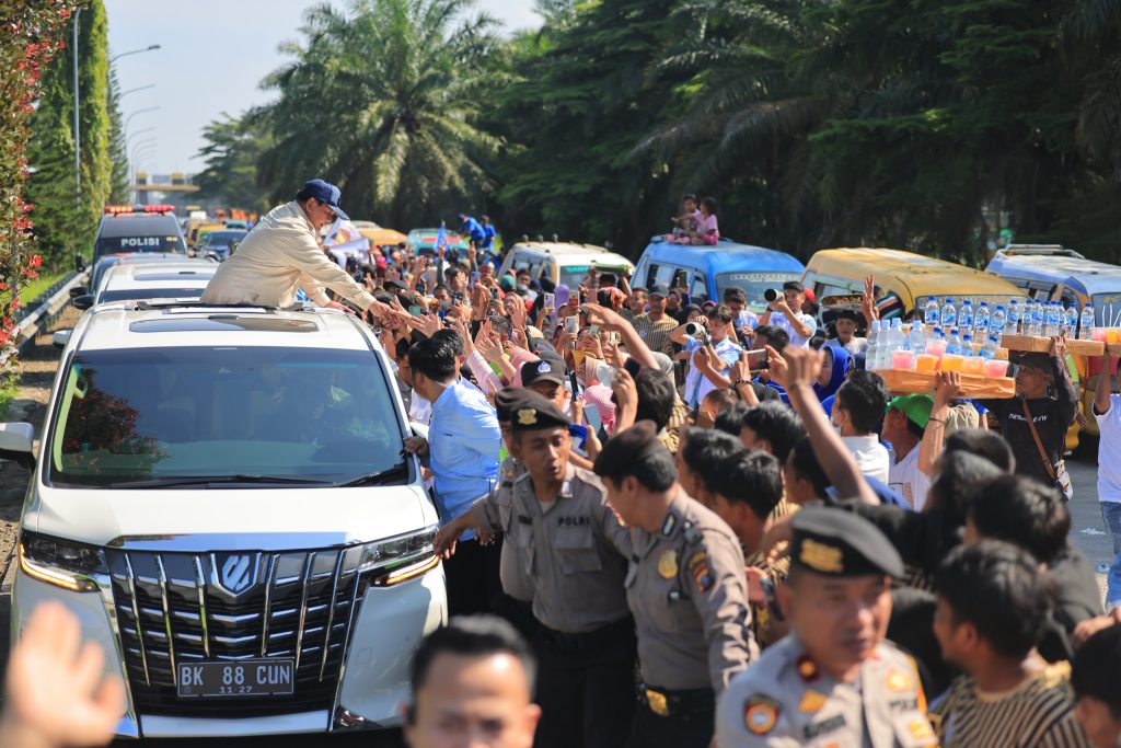 Ribuan Masyarakat Kepulauan Riau Antusias Sambut Kedatangan Prabowo Subianto