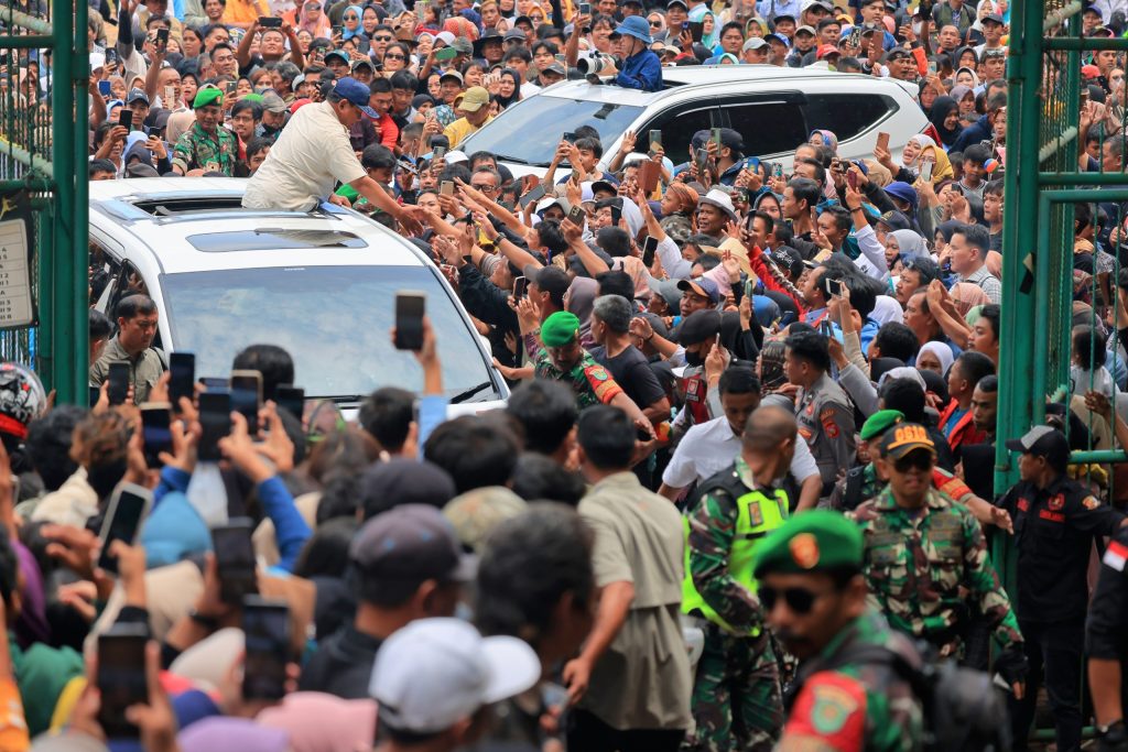 Ribuan Petani dan Peternak Bersemangat Menyambut Kedatangan Prabowo di Sumedang