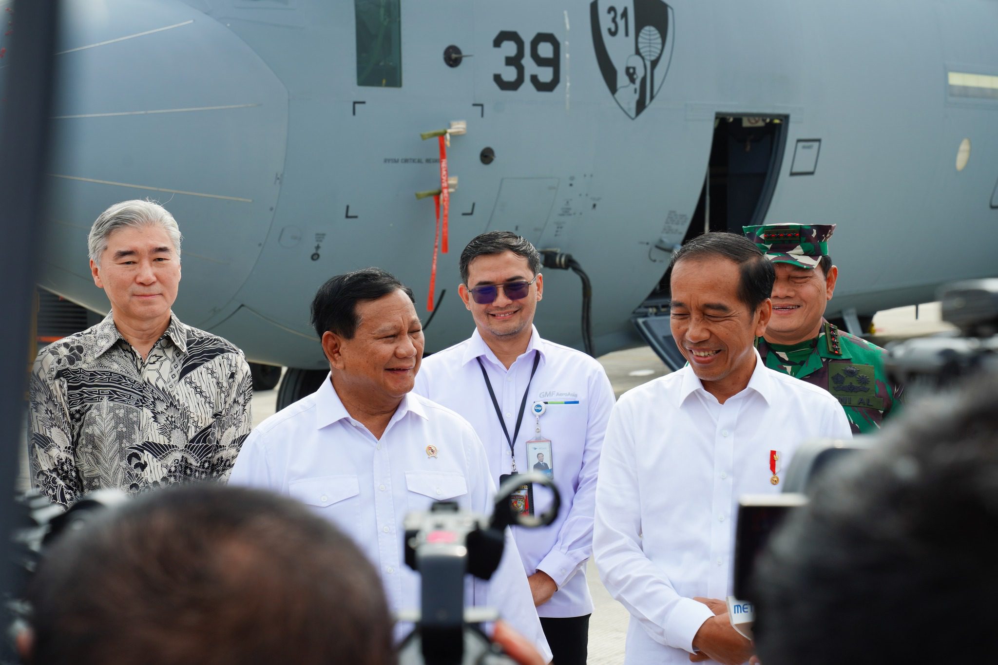 Saya siap menjadi bagian dari tim Presiden Joko Widodo dan akan meneruskan kebijakan-kebijakan beliau – Esai dari Prabowo Subianto