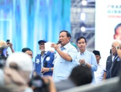 Prabowo Subianto Bawa Puluhan Ribu Warga di Bandung Berdoa untuk Palestina Selama Isra Mi’raj