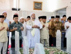 Prabowo Subianto Bongkar Kedekatan Keluarga Melalui Ziarah ke Makam Habib Ali Kwitang