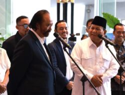 Prabowo Subianto Diterima Ucapan Selamat sebagai Presiden Terpilih oleh Surya Paloh saat Berkunjung ke Partai NasDem