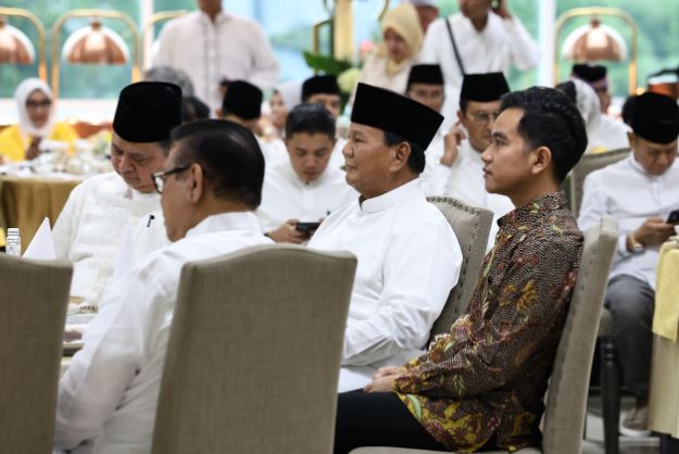 Prabowo Subianto Menghadiri Bukber Partai Golkar Bersama Gibran, Menegaskan Menghormati Proses dan Menunggu Putusan MK