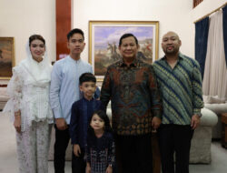 Prabowo Subianto Hosts Halal Bihalal with Gibran and Relatives in Kertanegara during Eid al-Fitr 1445 H