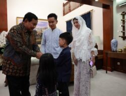 Momen Prabowo Subianto dan Gibran Rakabuming Raka Bersama Keluarga dalam Halal Bihalal yang Penuh Tawa