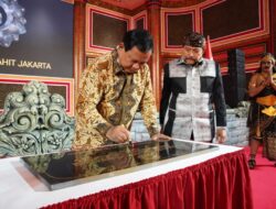 Prabowo Subianto Shows Gratitude for Effort to Celebrate Indonesian Culture during Hendropriyono’s Birthday Celebration