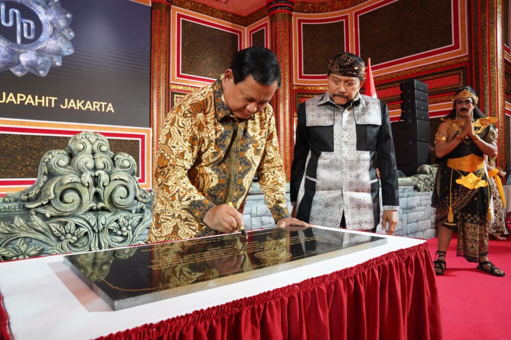 Prabowo Subianto Shows Gratitude for Effort to Celebrate Indonesian Culture during Hendropriyono’s Birthday Celebration