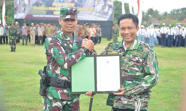 Bupati Cilacap Menyebut TMMD Sebagai Wujud Kemanunggalan TNI dengan Rakyat