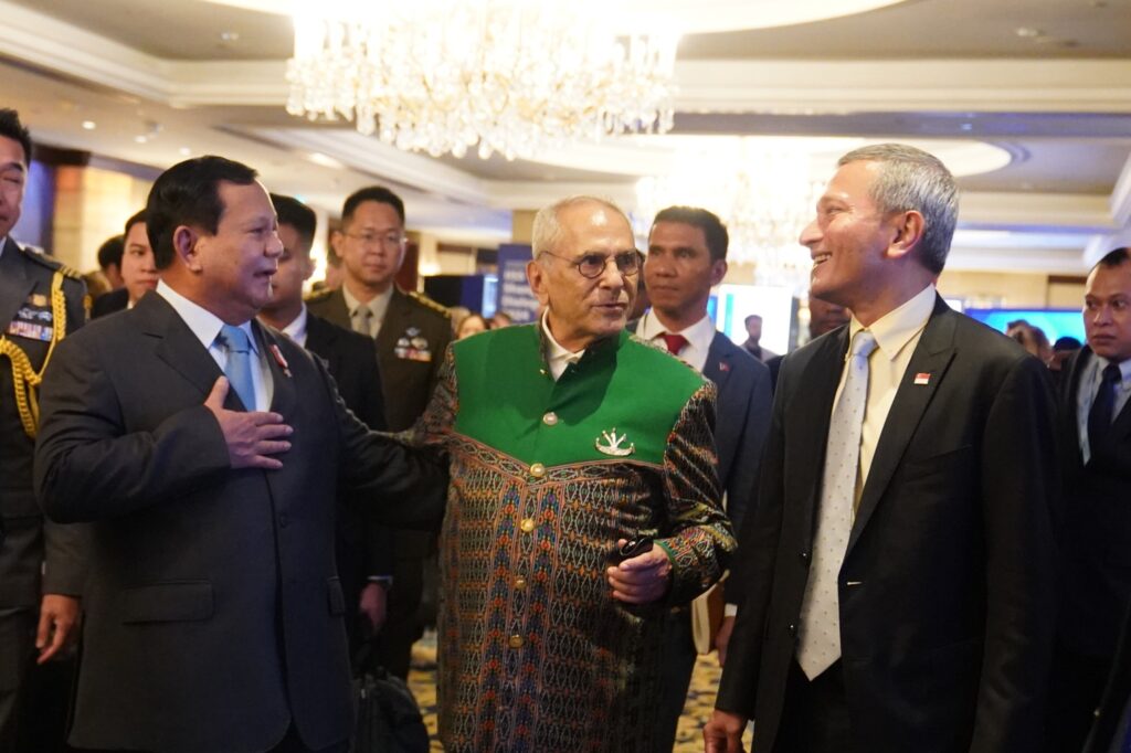 Prabowo Subianto Embraces Timor Leste President Ramos Horta at IISS Shangri-La Forum in a Heartwarming Moment