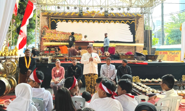 Cara Melestarikan Warisan Leluhur Melalui Festival Kirab Budaya Joko Dolog di Surabaya