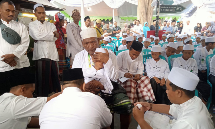 Haul Sunan Bonang Tuban Dihadiri Oleh Sunatan Massal