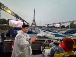 Prabowo Subianto Menghadiri Opening Ceremony Olimpiade Paris 2024, Melambaikan Tangan dan Memberikan Semangat kepada Kontingen Indonesia