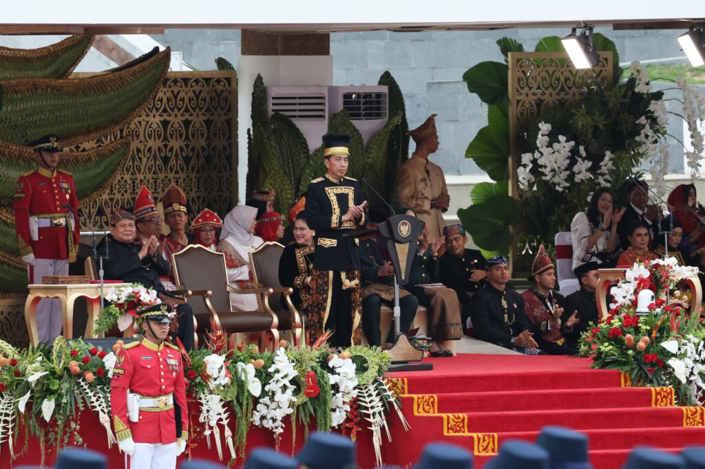 Touching Moments Shared by Prabowo Subianto and President Jokowi During the 79th RI Independence Day Ceremony