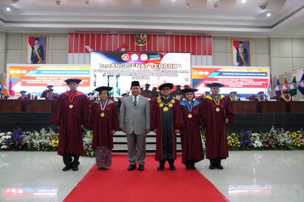 Father of Defense University Polytechnic Graduate, Prabowo Subianto, Gratefully Supports Travel to Jakarta for Graduation