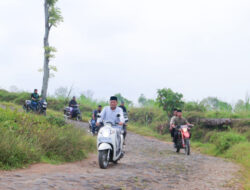 Gus Makki Mendengarkan Keluh Kesah Warga Dusun di Kalibaru tentang Penerangan, Jalan Rusak, dan Pupuk