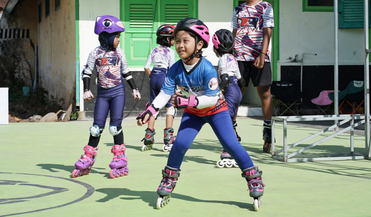 Penggemar Sepatu Roda di Banyuwangi Diklaim Oleh Bupati Ipuk Dapat Mengurangi Penggunaan Gadget secara Efektif