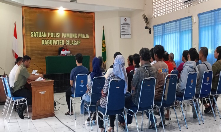 28 PKL di Cilacap Melanggar Perda Disidang Tipiring