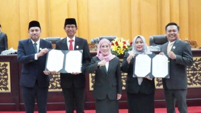 Pimpinan DPRD Surabaya Resmi Ditetapkan dalam Sidang Paripurna