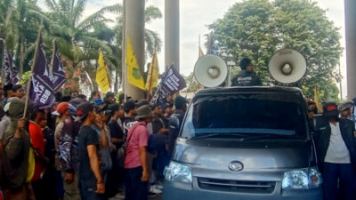 PMII dan Warga Kepanjen Geruduk DPRD Jember: Penutupan Tambak Udang Ilegal