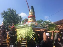 Tumpeng Raksasa Meriah Nyadran Desa Klampok Banjarnegara