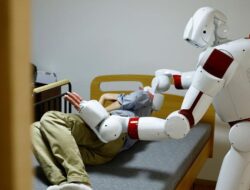 Robot Penjaga Lansia: Pengobatan Cinta di Jepang