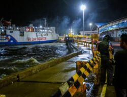 Peringatan Gelombang Tinggi di Banten Hari Ini: 2,5 Meter