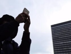 Dampak Tarif Trump Terhadap Industri Telekomunikasi Indonesia