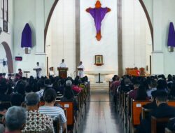 Peringatan Jumat Agung Umat Kristiani di Madiun