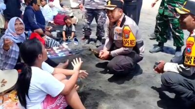 Pengamanan Wisata Pantai Selatan selama Arus Balik Lebaran oleh Kapolres Blitar