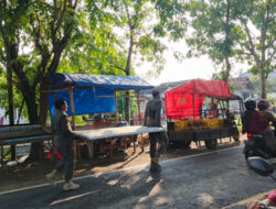 Penataan Zona Merah: Kios PKL Diamankan Diskop Sumenep