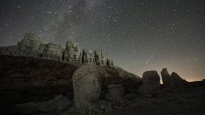 Fenomena Astronomi April: Konjungsi Planet & Hujan Meteor