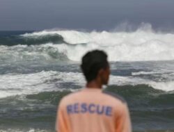 Peringatan Gelombang Tinggi di Banten: Kapal Feri Waspada