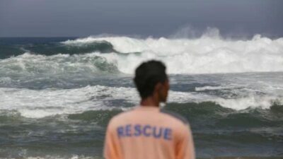 Peringatan Gelombang Tinggi di Banten: Kapal Feri Waspada