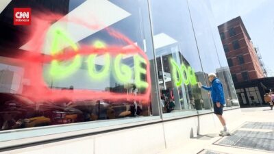 Aktivis Dealer Tesla Protes Elon Musk dan DOGE: Kontroversi Terbaru