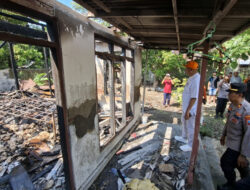 Bupati Situbondo Kunjungi Korban Kebakaran Alasmalang, Janji Bangun Rumah