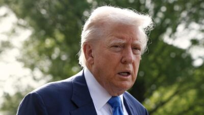 Trump Protes Ke Tim Cook, Minta Apple Berhenti Produksi iPhone di India
