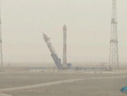 China Sukses Meluncurkan 6 Satelit Dengan Roket Metana