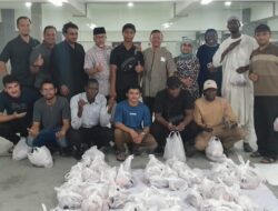 Menyemarakkan Iduladha: Mahasiswa Asing UB Bergabung dalam Penyembelihan Kurban