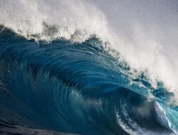 Gelombang Tinggi Teluk: Dari 30 cm hingga 3,8 meter