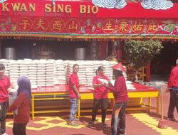 Ulang Tahun Dewa Kong Co: TITD Kwan Sing Bio Tuban Bagikan 1.000 Paket Beras