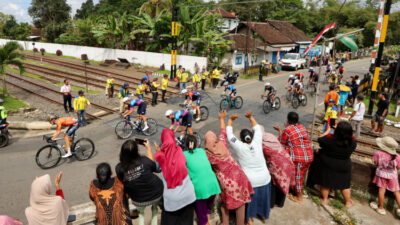 Pelukan Hangat Warga Banyuwangi di Tour de Ijen