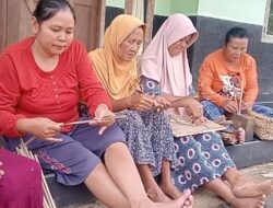 Ibu di Banjarnegara Jadi Ahli Kerajinan Bambu dengan Dukungan Peralatan