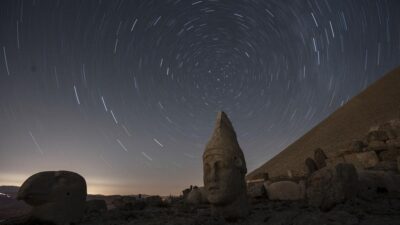 Puncak Hujan Meteor Perseid Malam Ini: Tips Lihat dari Indonesia
