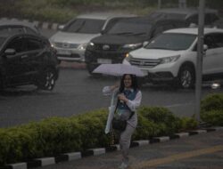 Prakiraan Cuaca: Hujan Guyur Wilayah Barat dan Tengah Indonesia