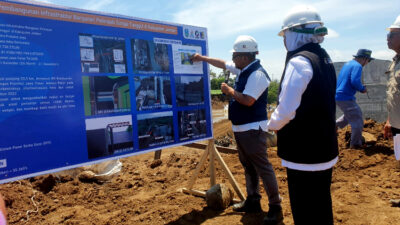 Khofifah Tinjau Proyek Sungai Tanggul di Kencong: Camat Absen