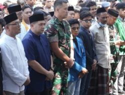 Warga, Mahasiswa, dan Pejabat Kompak Salat Gaib di DPRD Makassar
