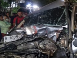 Kecelakaan Minibus Probolinggo: Minibus Ringsek Diseruduk KA Ranggajati