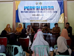 Penyaluran BLT Dana Desa di Kedongkedoan Gresik: Bantu Puluhan Keluarga Kurang Mampu
